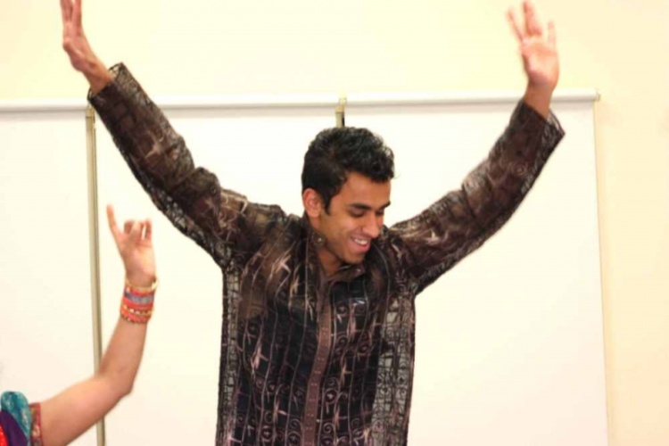 Bollyrobics-Male-Bollywood-dancer-1