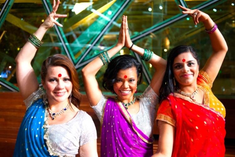 Indian_cultural_dance_pose