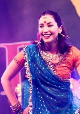 Diw-Smiling-Bollywood-professional-dancer