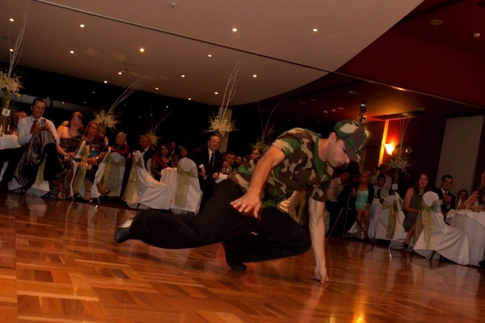 Bhangra15-Bollywood-hip-hop-at-wedding