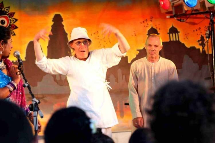 St-Kilda-Festival-Bollywood-dance-word-up