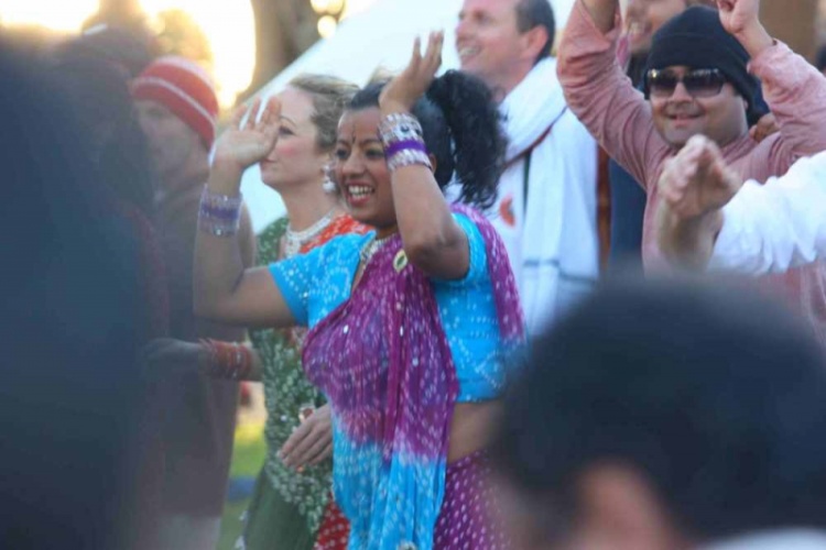 St-Kilda-Festival-Bollywood-in-the-crowd