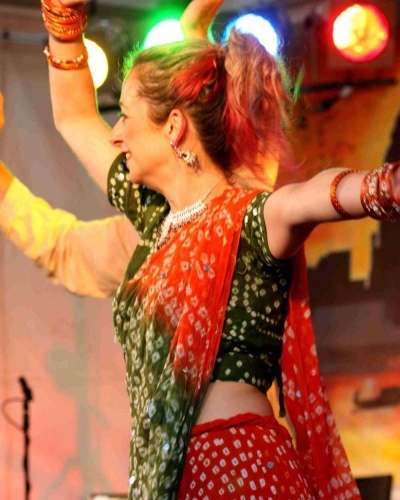 St-kilda-festival-bollywood-dancer-9