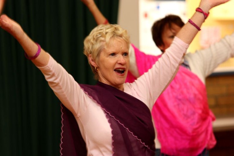 Seniors-feeling-like-a-bollywood-star