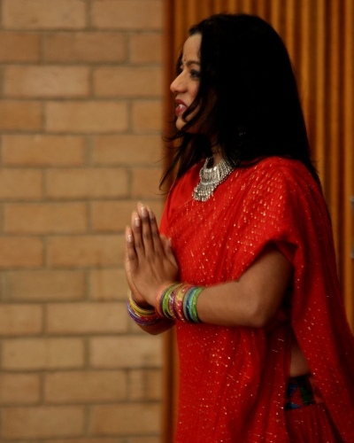 Vic-Seniors-bollywood-instructor-namaste